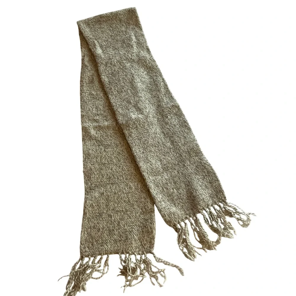 Knit Outerwear Pure Wool Blend Scarf Neutral Speckled Fringe Made USA‎